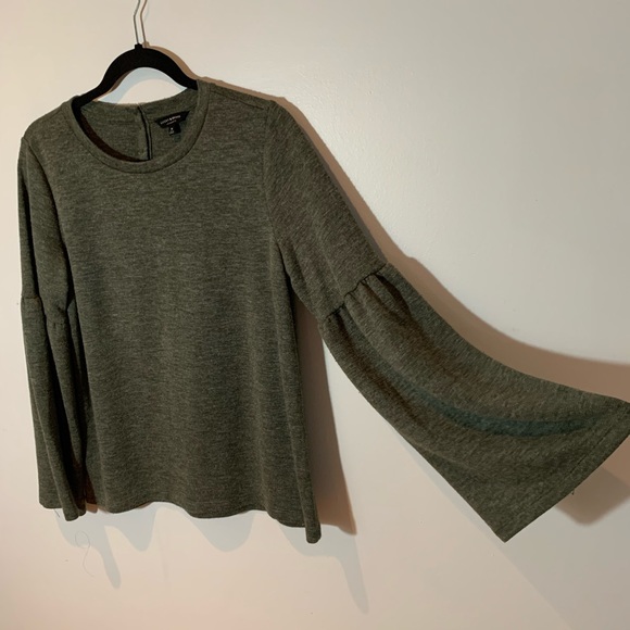 Lucky Brand Green Bell Sleeved Sweater - Picture 2 of 5